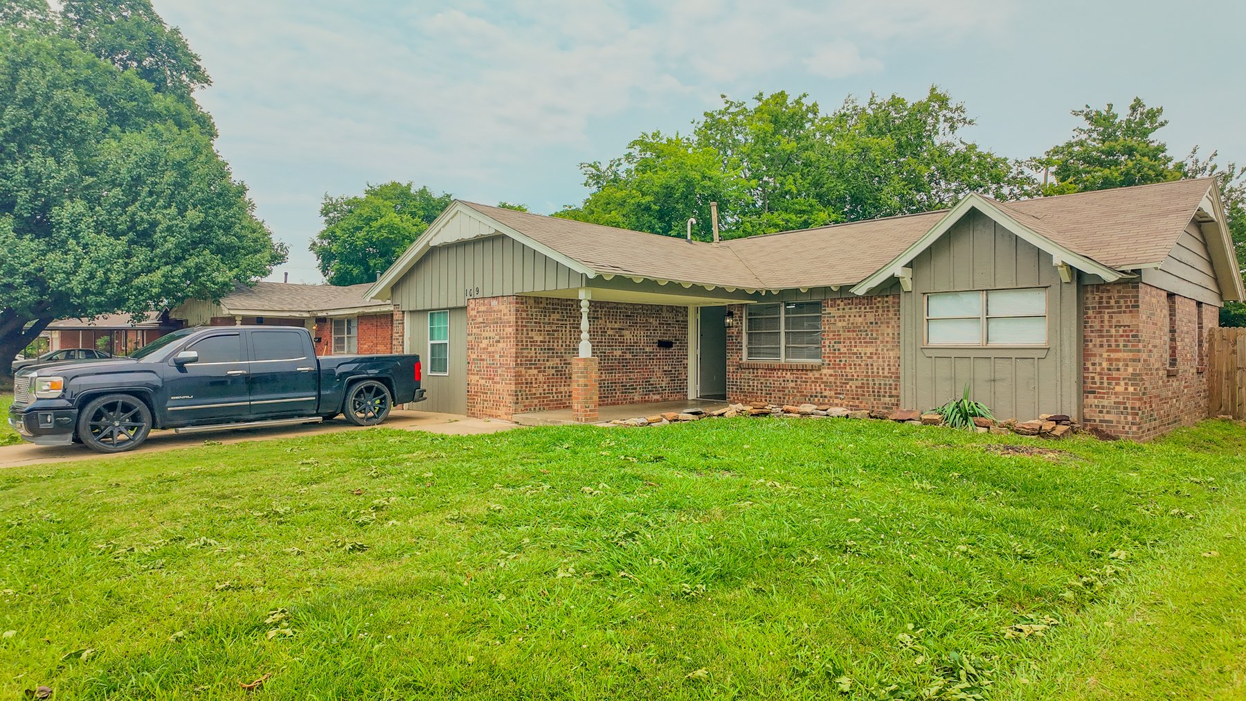 109 NE 3rd st, Moore Ok 73160