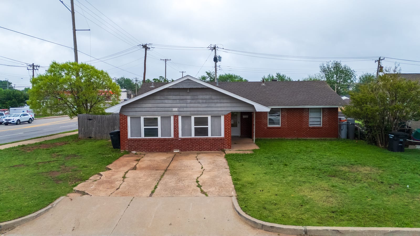 1212 N Janeway, Moore, OK 73160