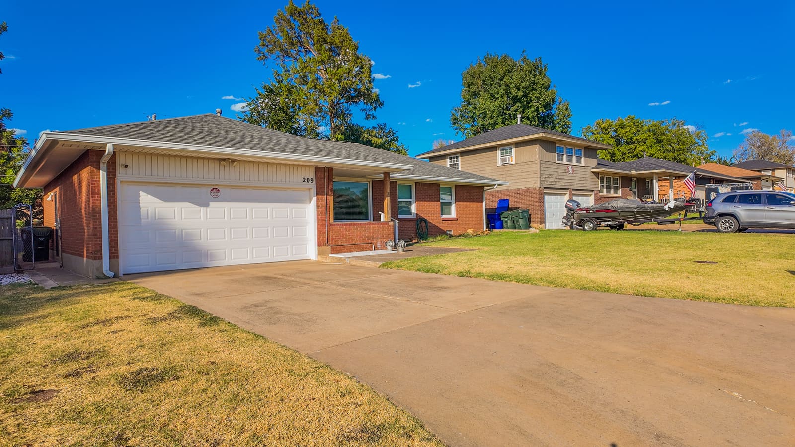 209 W Glenhaven Dr, Midwest City, OK 73110